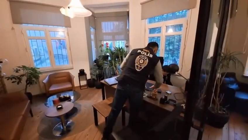 Konya dahil 25 ilde internet dolandırıcısı operasyonu 4